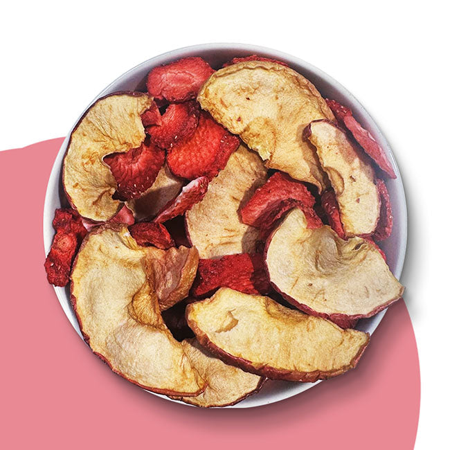 Gefriergetrocknete-Apfel-Erdbeere-Mix-in-der-Schale
