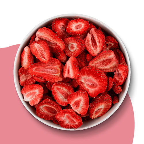Gefriergetrocknete-Erdbeeren-in-Scheiben-in-der-Schale